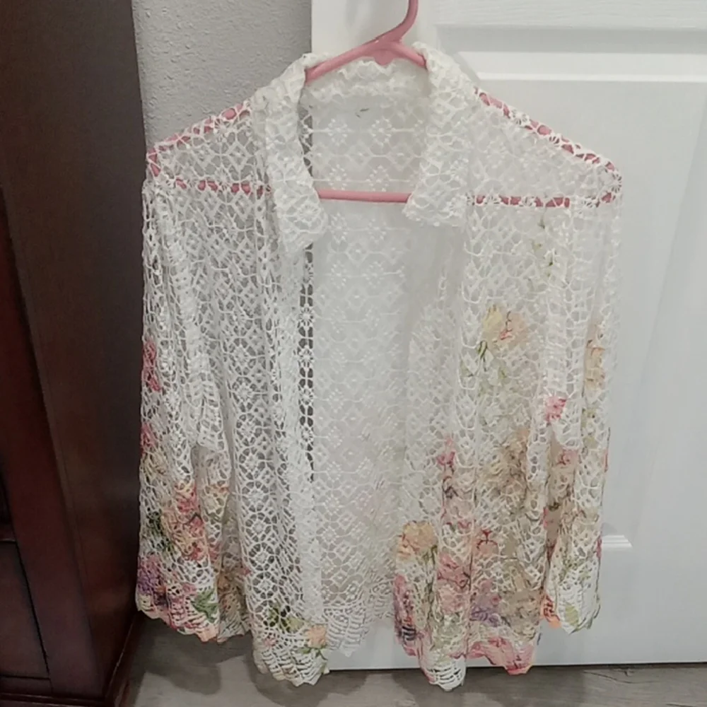 White Floral Lace Jacket - Picture 3 of 4